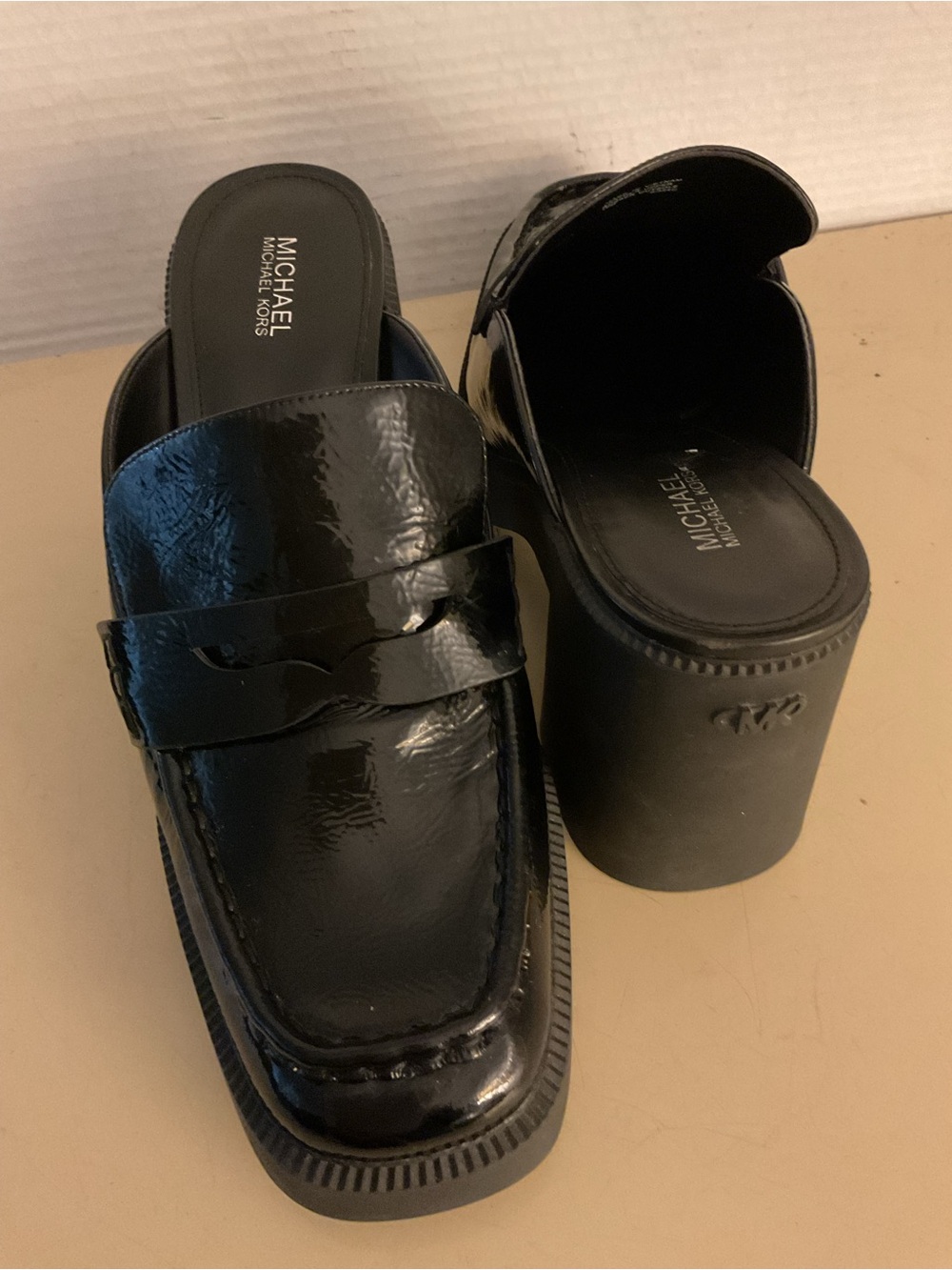 Michael Kors women black leather glossy platform mule heel shoes US 10